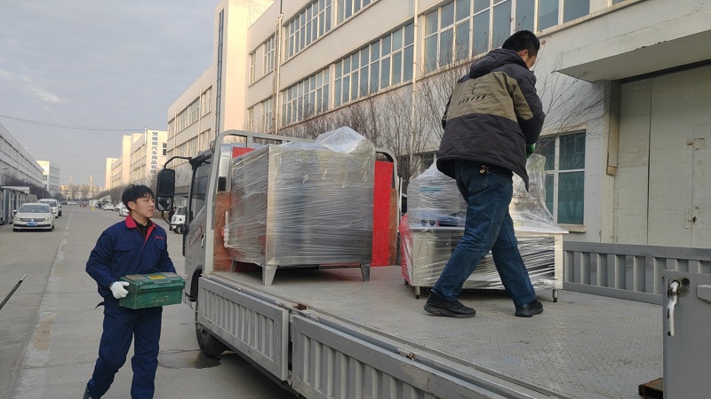 醴陵1月15日，半自动翻斗专车发货中。